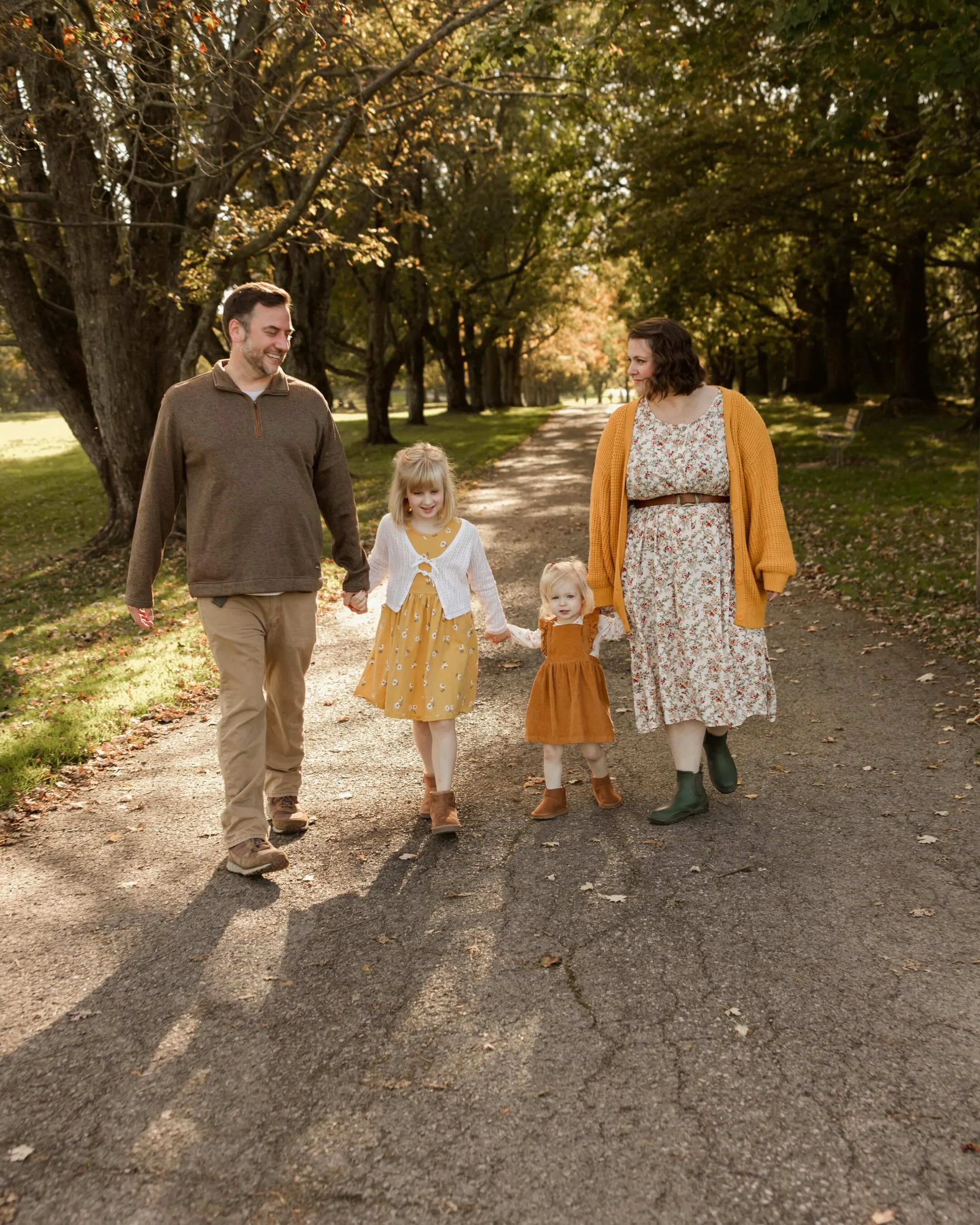 There&rsquo;s something so beautiful about slow walks, warm light, and documenting the in-between moments&mdash;the giggles, the glances, and the tiny personalities that make your family yours.
&bull;
&bull;
#WNYPhotographer #BuffaloPhotographer #Fam