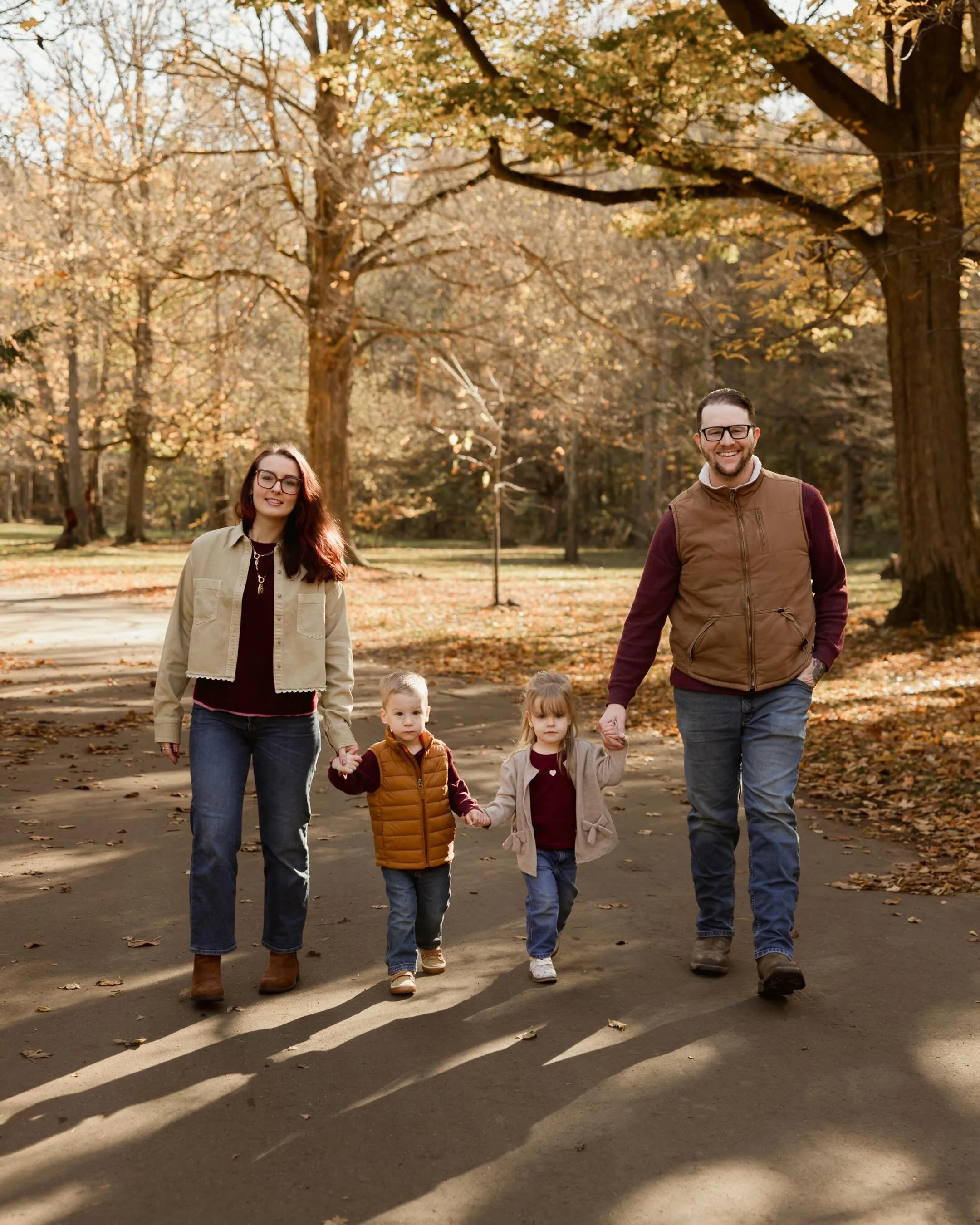 Fall family sessions will always have my heart. 🧡
&bull;
&bull;
#RicheleReneaPhotography #BuffaloNYPhotographer #WNYFamilyPhotographer #FamilyPhotography #FallFamilyPhotos