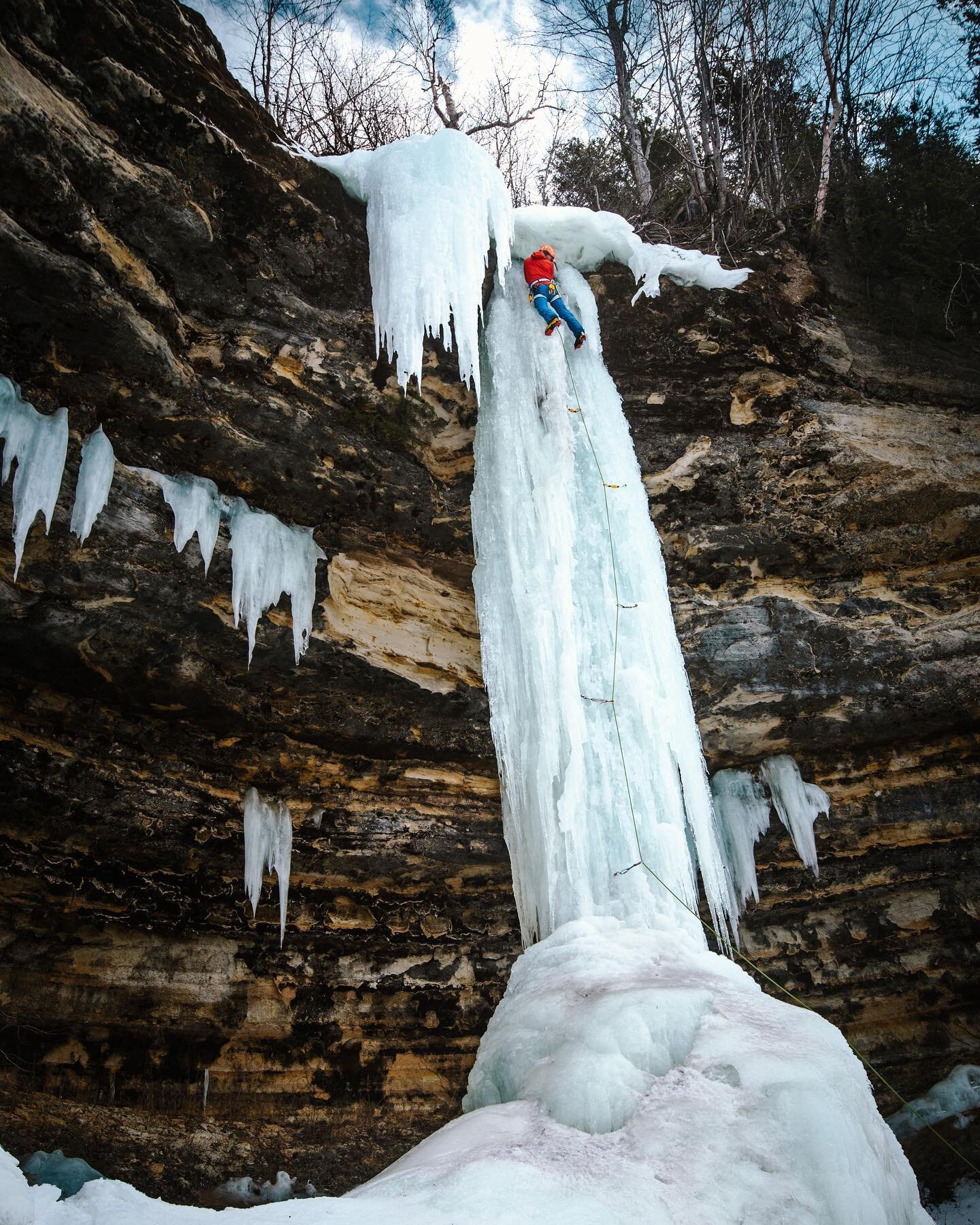 Had the opportunity to ice climb and shoot photography&rsquo;s of some really cool people this past week! Thanks to @_adventurecorps_  for the invite and @shu2260 for such bold climbing #iceclimbingphotography #adventurephotography #michiganclimbimg