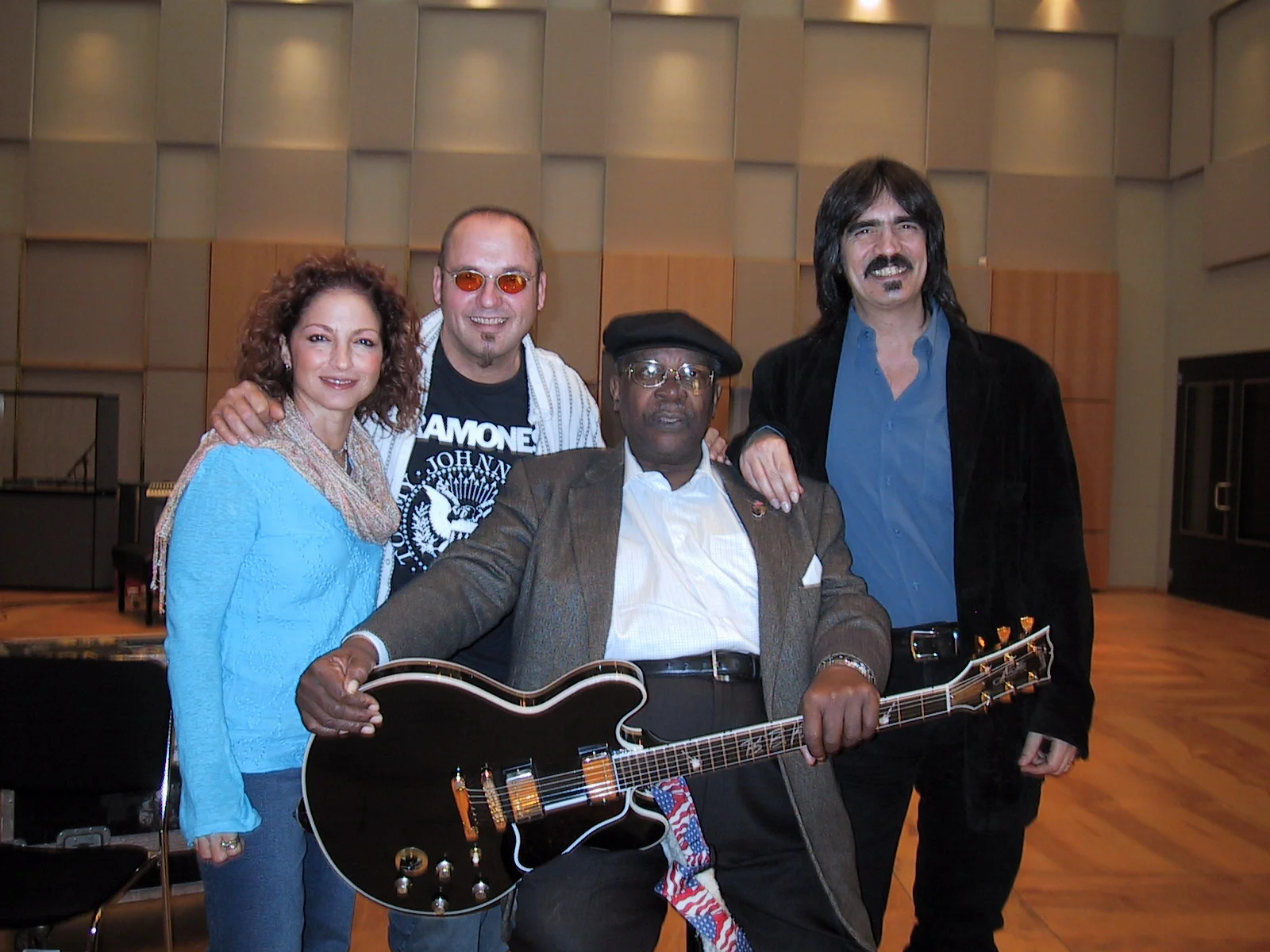 Gloria Estefan BB King Larry Cambell.jpg