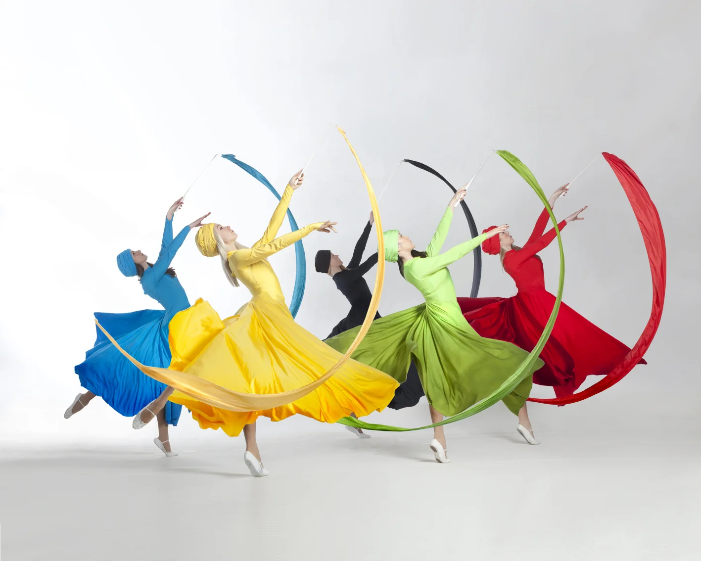 Light Emitting Dance in Olympic colours, Divine Company.jpg