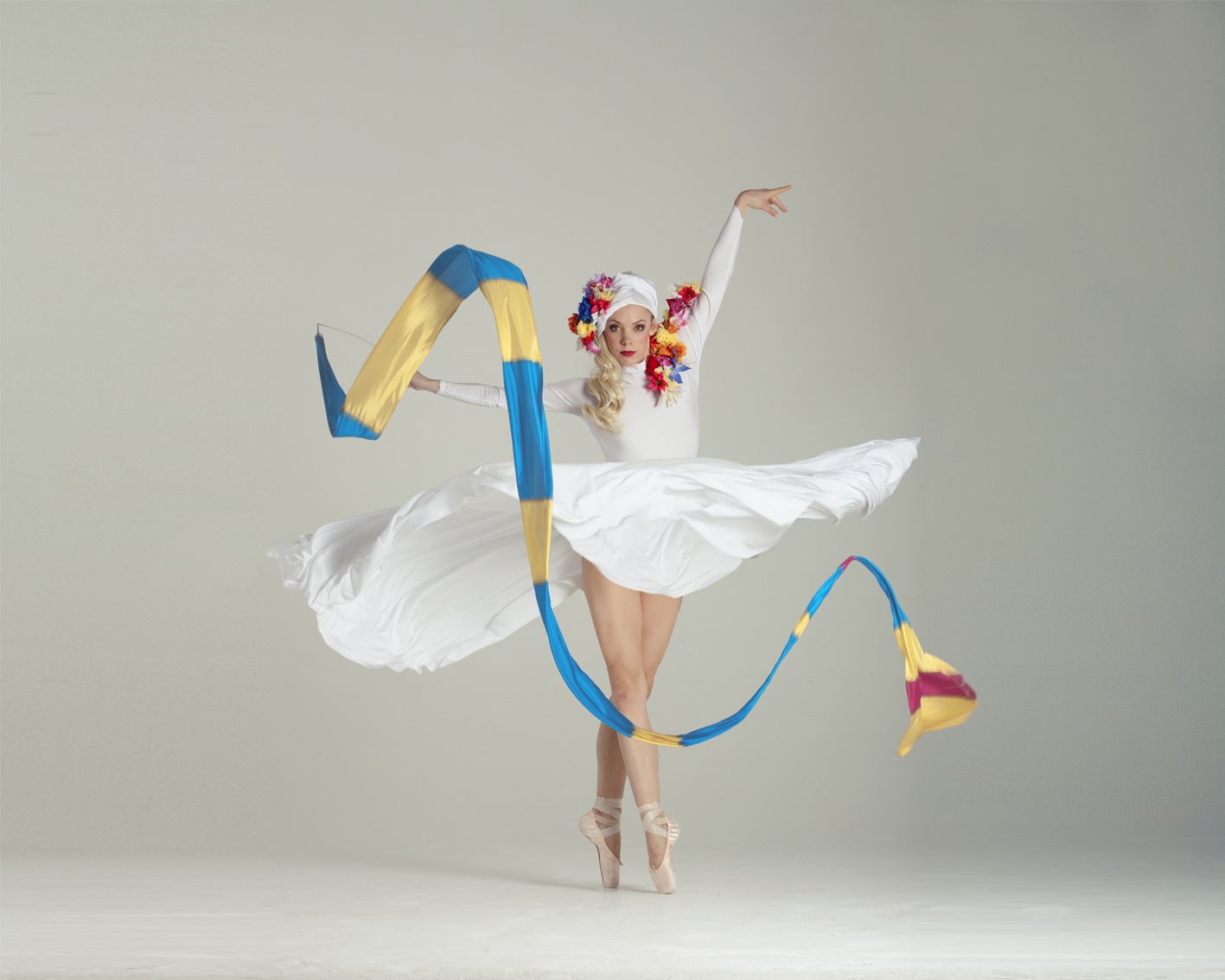Light Emitting Dance in white 2, Divine Company.jpg