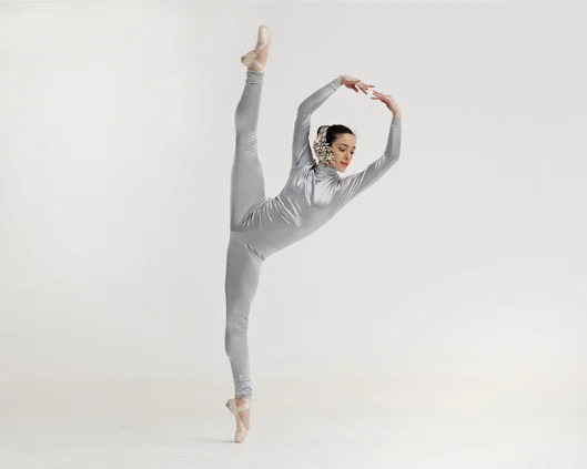 Silver, dance en pointe and gymnastics performance, Divine Company.jpg