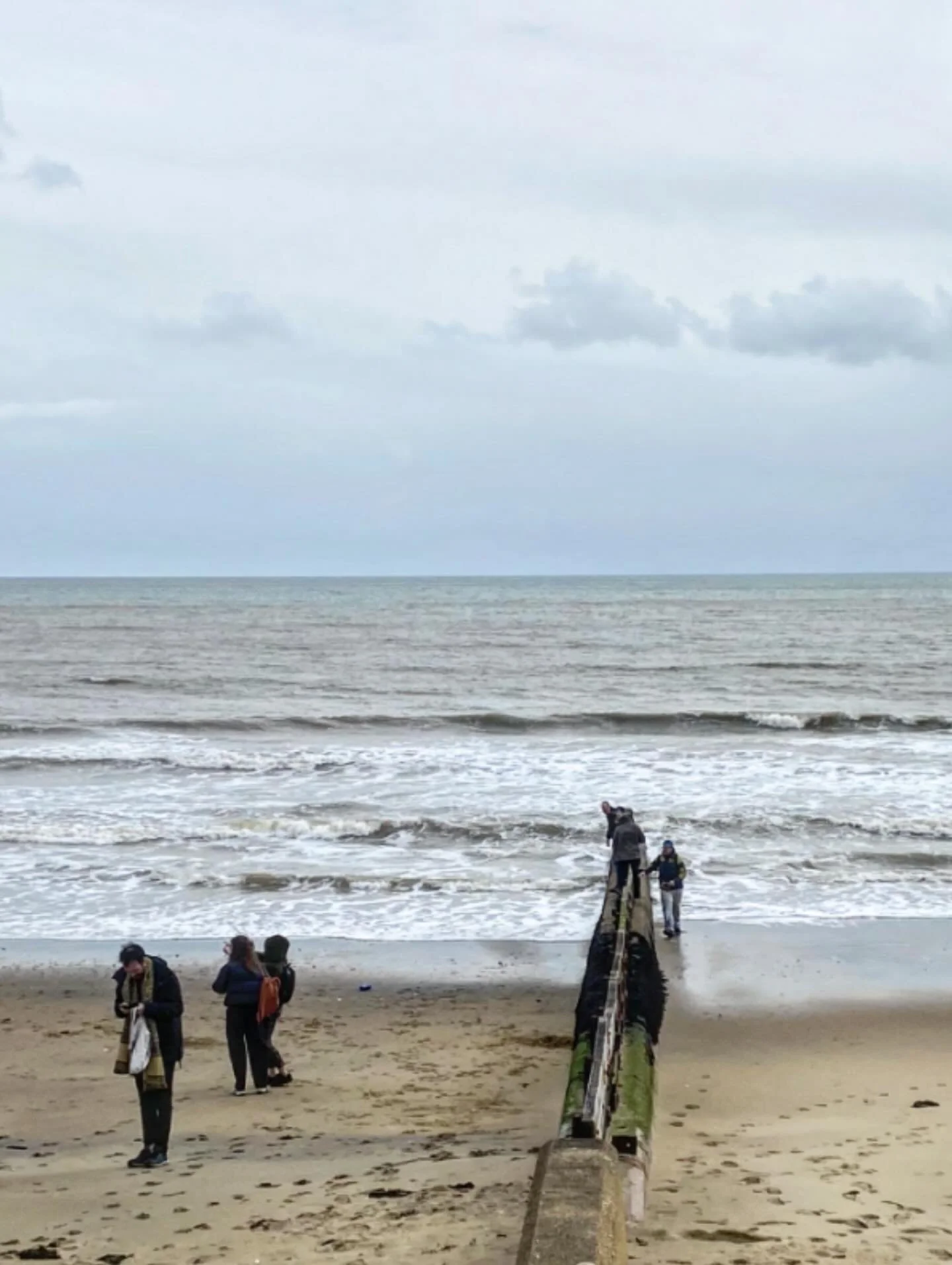 Scientists from @ukbiofilms the National Biofilms Innovation Centre at Science Beach today.
#sandown #isleofwight