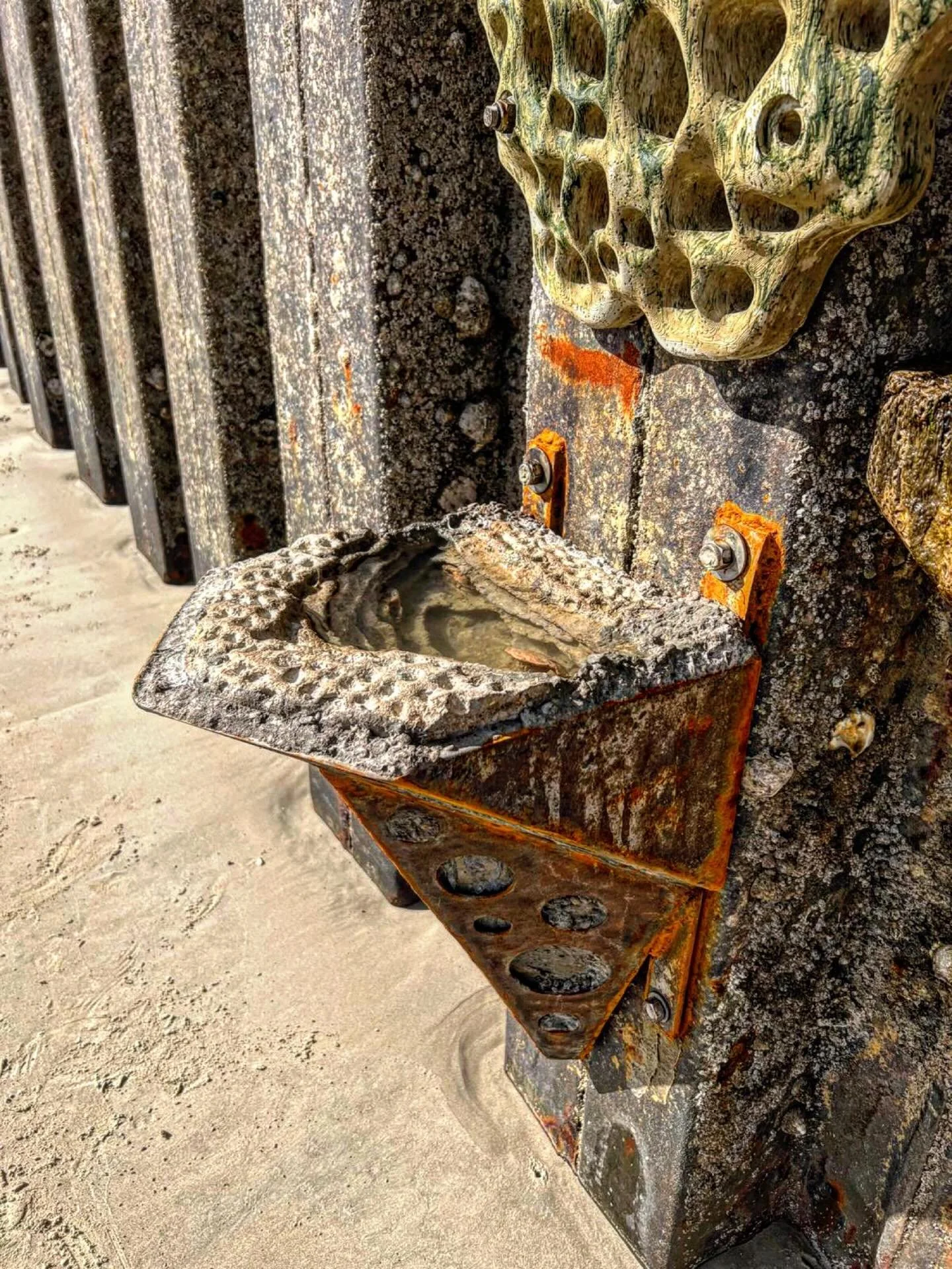 Great to be collaborating with @shoreham_port on a new Vertipool prototype designed specifically for high energy wave loading conditions. 

Armoured Vertipool MK1.