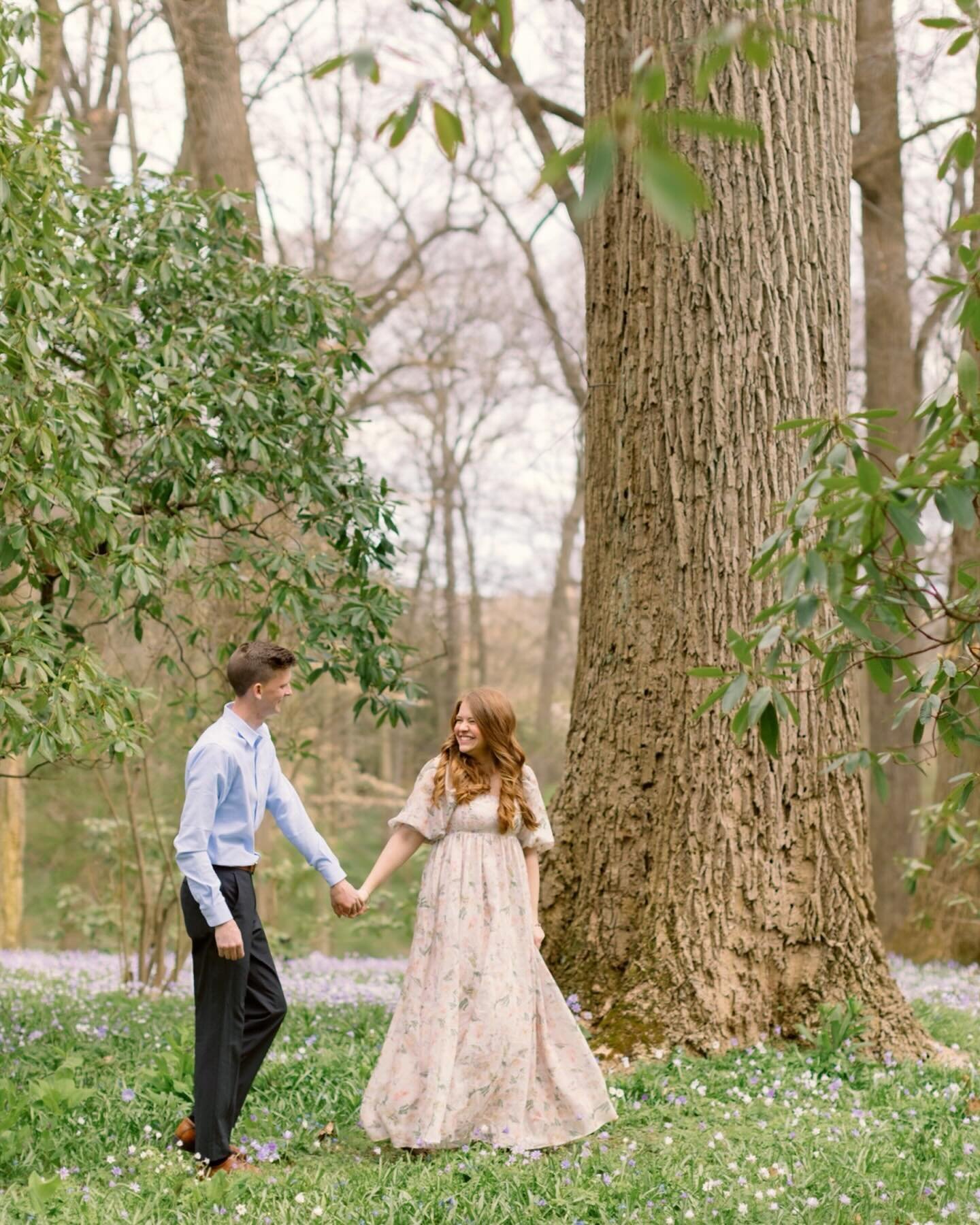 Yesterday was a Winterthur fairytale with the spring blooms showing off for Emma and Jacob&rsquo;s engagement photos! ✨

Between the rolling hills, endless gardens Winterthur is one of the most fairy like places you can find yourself. Emma&rsquo;s gl