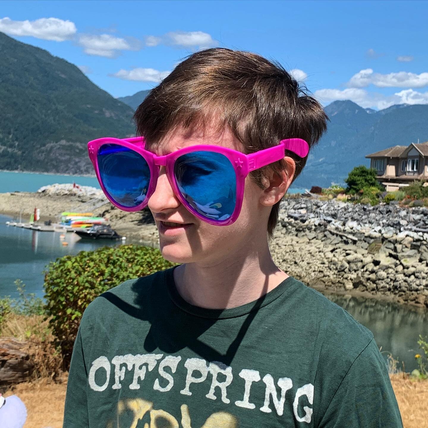 This kid burns so east they need sunglasses for their whole face.
#summervibes #august2021 #westcoast