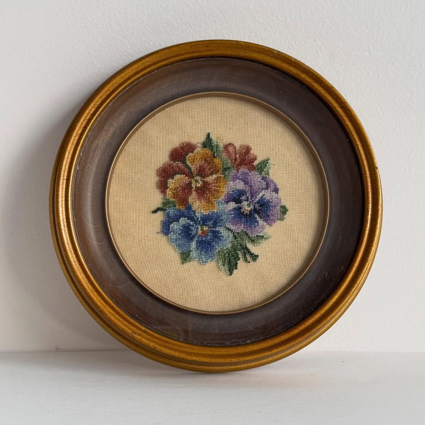 Pretty little petite point. 
Available the @weirdosmarket Dec. 5, 6, 7 full deets in my profile.
#shoplocal #shopcanadian