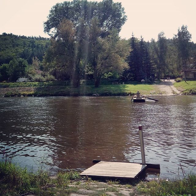 When I first decided to #hike from #Prague to Slapy, I had no idea if this #ferryman was even going to be there. It's just a simple dotted line on the map. But there he was, and after a quick wave and only 5 Czech crowns (about 20 cents US), I wandered up and into the hills.
#outtherecz #backpacking #hikecz #rivercrossing #vltava