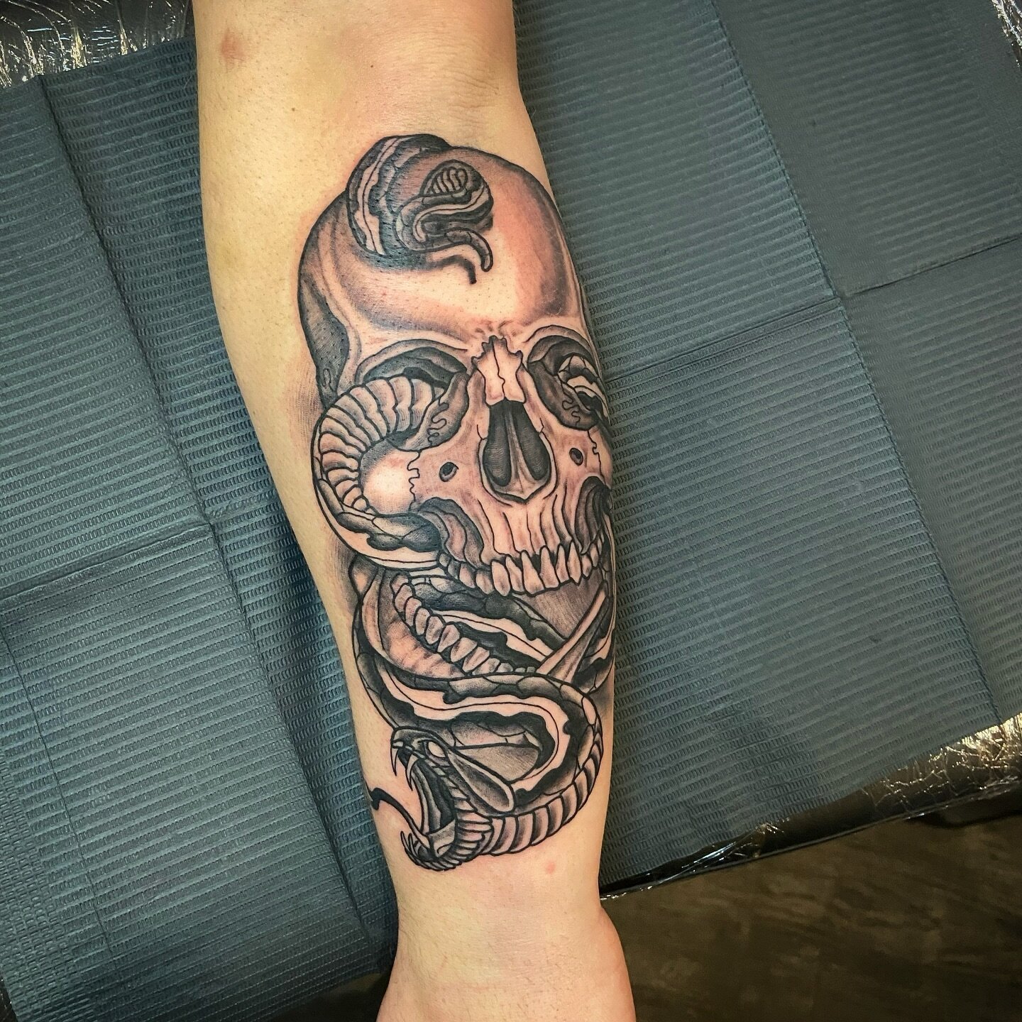 You just can&rsquo;t go wrong with a skull and a snake. Thanks Jay. 
-
-
-
-
-
-
#skull #snake #skullandsnake #tattoo #classic #jawbone #doctattoos #shorelinetattooandpiercing #shorelinetattoo #jerseyshore #lbi #manahawkin #pinebarrens #tuckerton