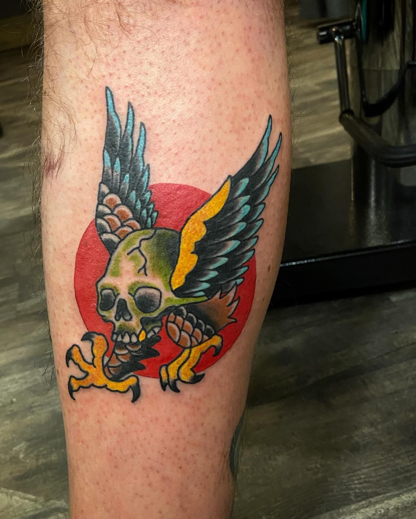 Super fun skullgle/skeagle from my flash on Tony. Give him a follow for some awesome painting videos @harrys.signworks and swipe for video of creating this design. 
-
-
-
-
-
-
#flash #tattooflash #skull #eagle #skeagle #skullgle #doctattoos #tuckert