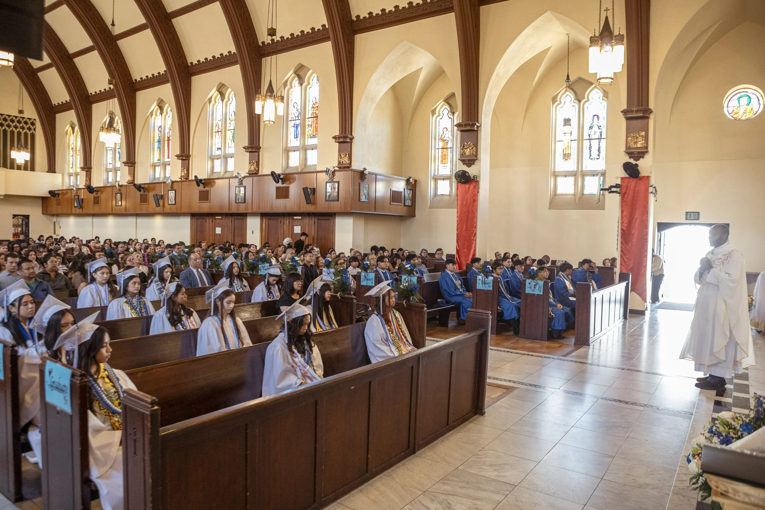 IHM_GRADUATION_CLASS2025_0185_Social.jpg