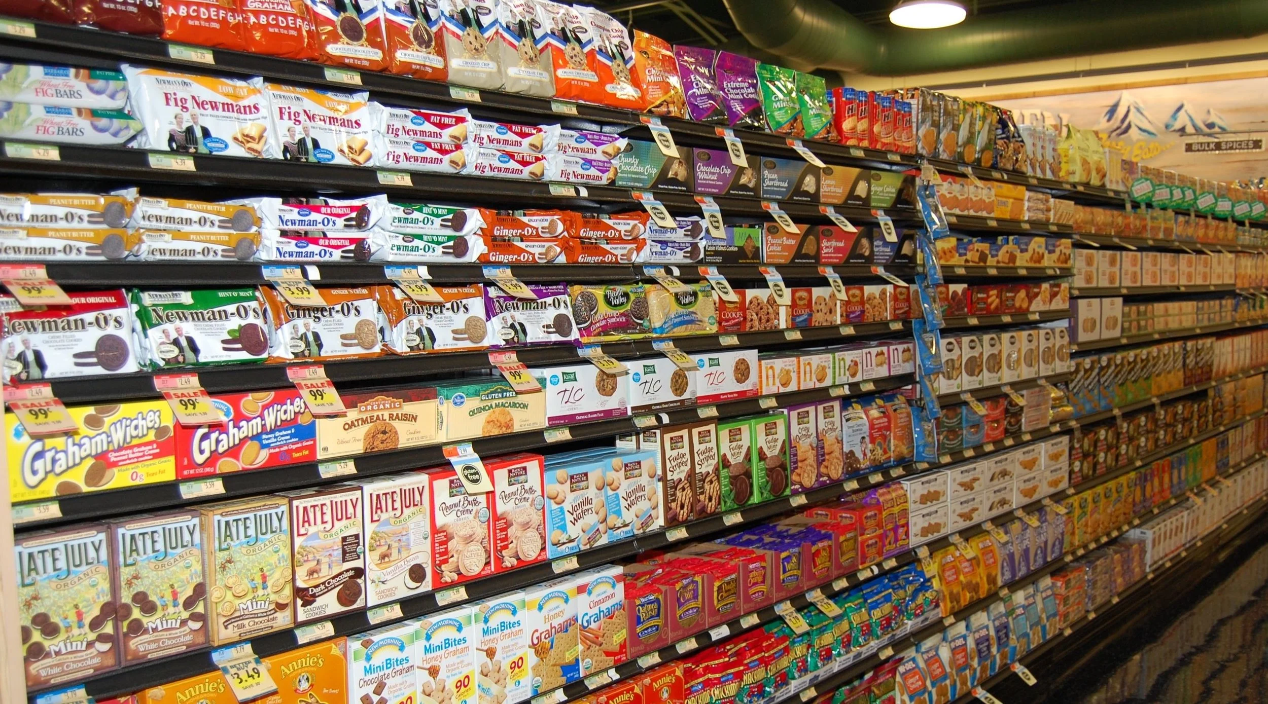 Henrys-Grocery-Shelves.jpg
