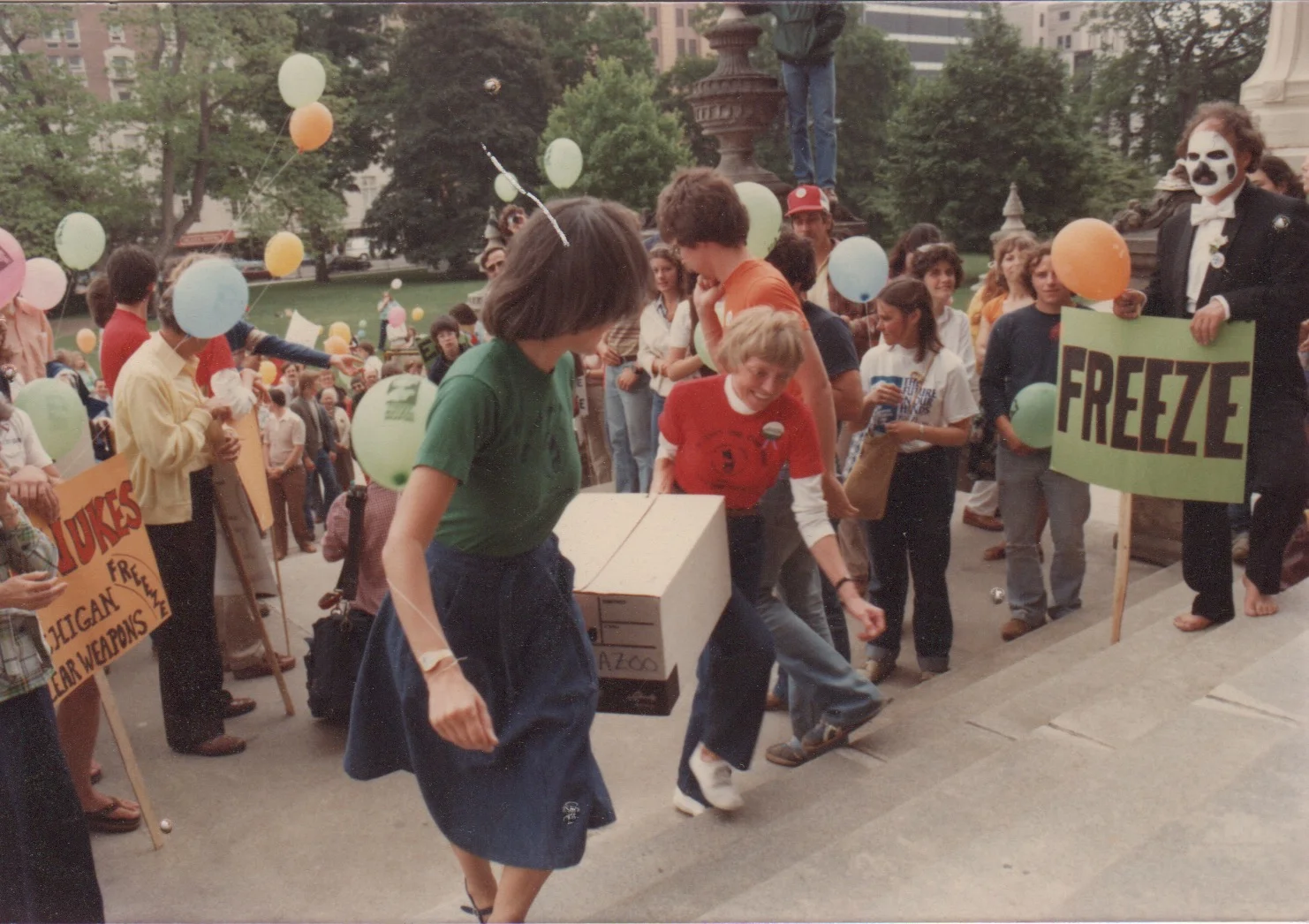 pat carrying box.jpeg