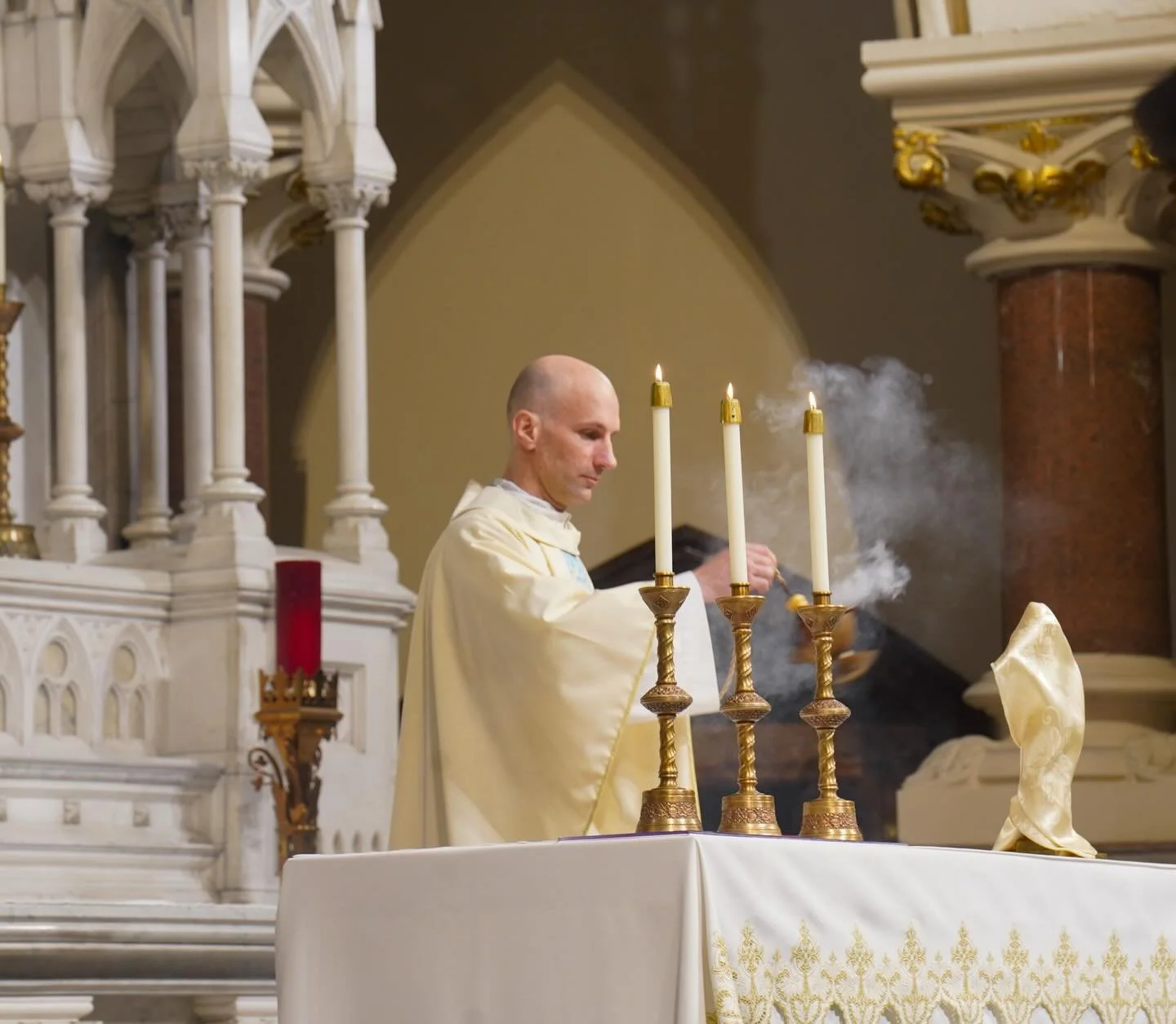 &ldquo;Before the feast of Passover, Jesus knew that his hour had come to pass from this world to the Father. He loved his own in the world and he loved them to the end.&rdquo; &bull; With Holy Thursday, we have entered the sacred days of the Triduum