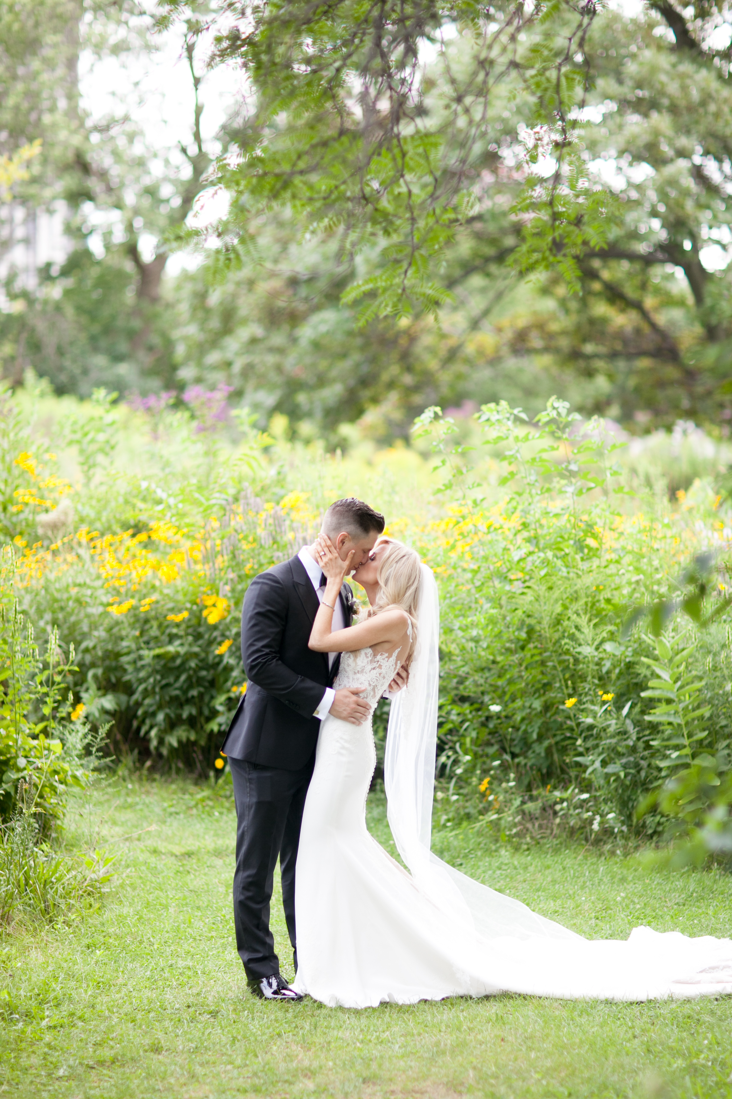 LisaDiederichPhotography_Kathryn&Charlie_ChicagoWeddingPhotographer-26.jpg