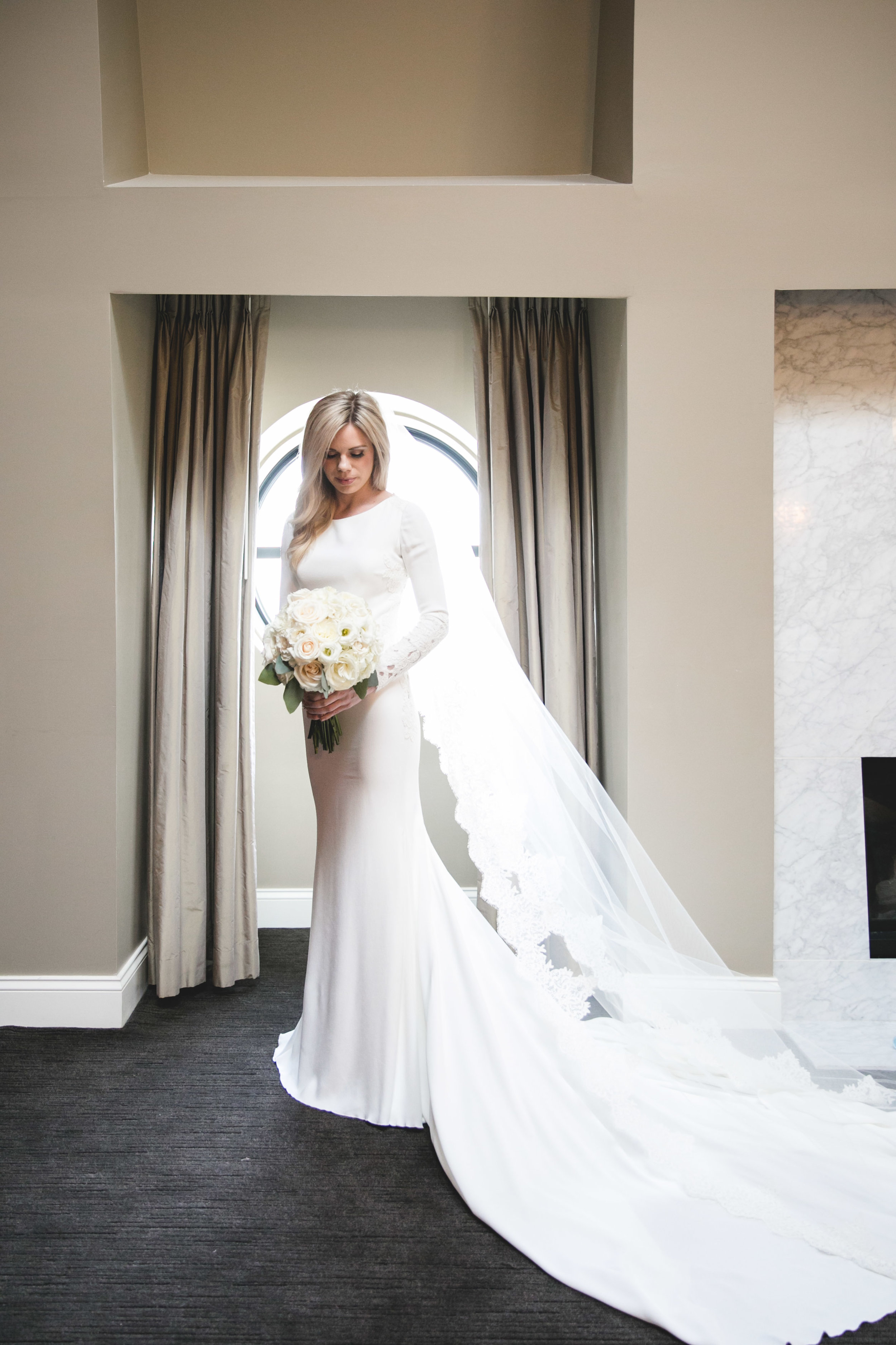 LisaDiederichPhotography_Meghan&Pete_ChicagoWedding_Blog-16.jpg