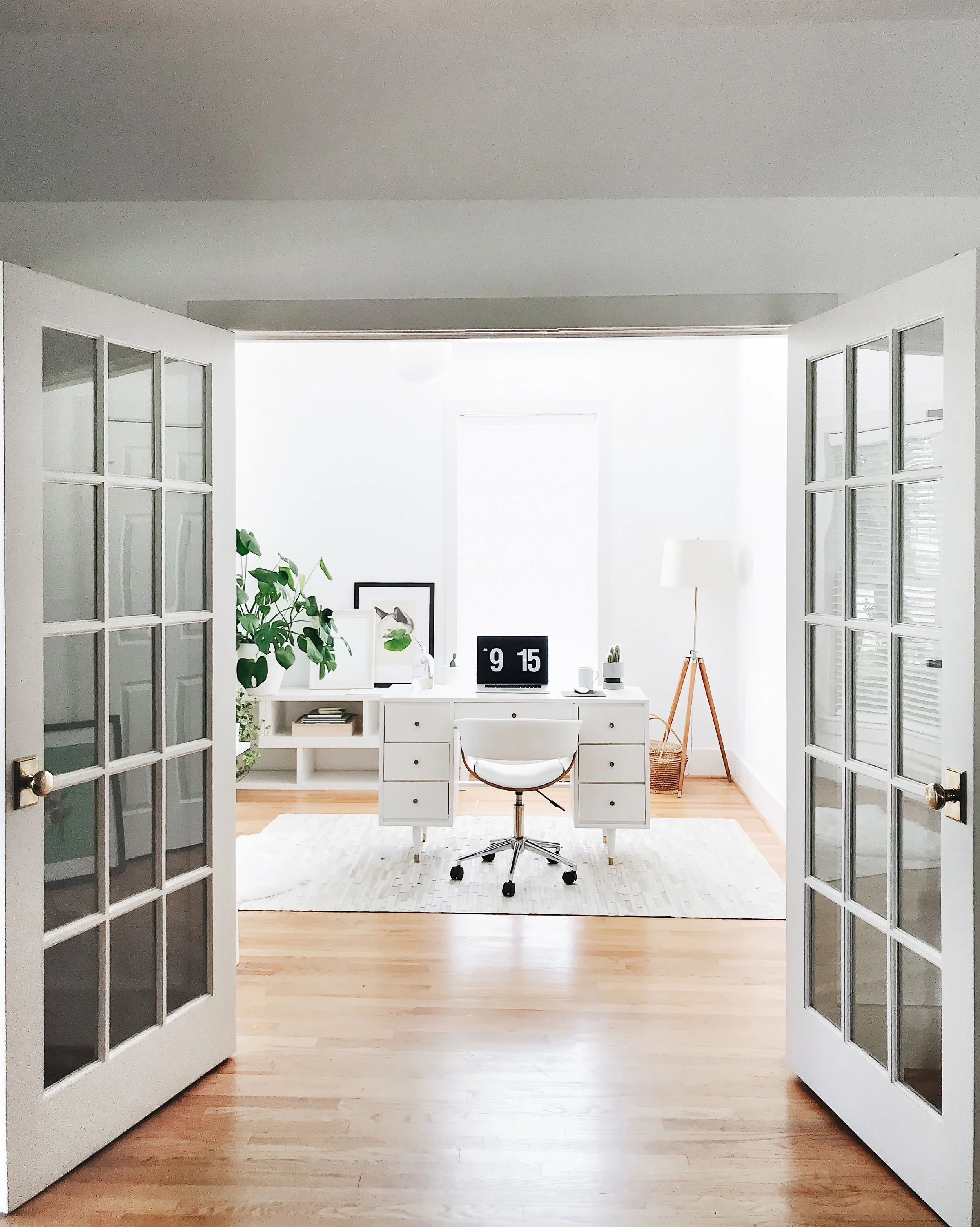 These beautiful doorknobs are from Emtek (and I'm planning to write a whole post about them soon!)