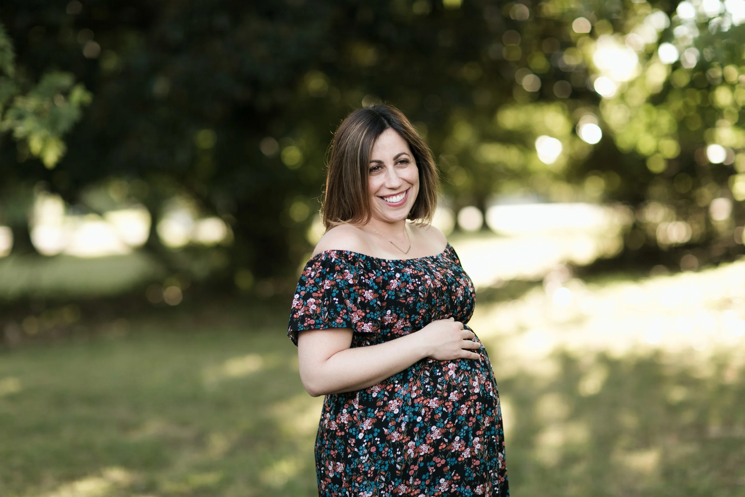 LisaDiederichPhotography_Justin&LyndiMaternitySession_Blog-14.jpg