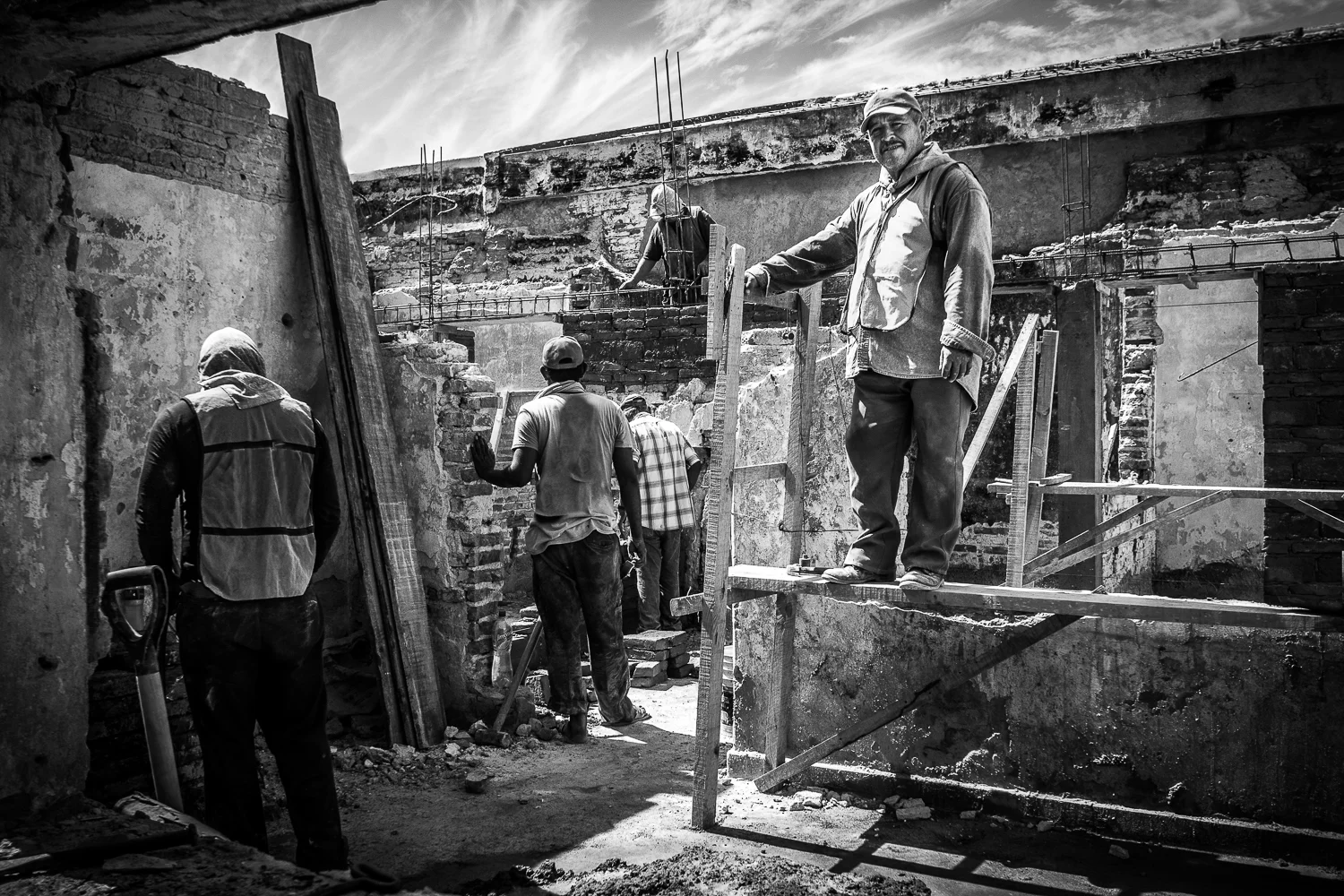 Los Constructores