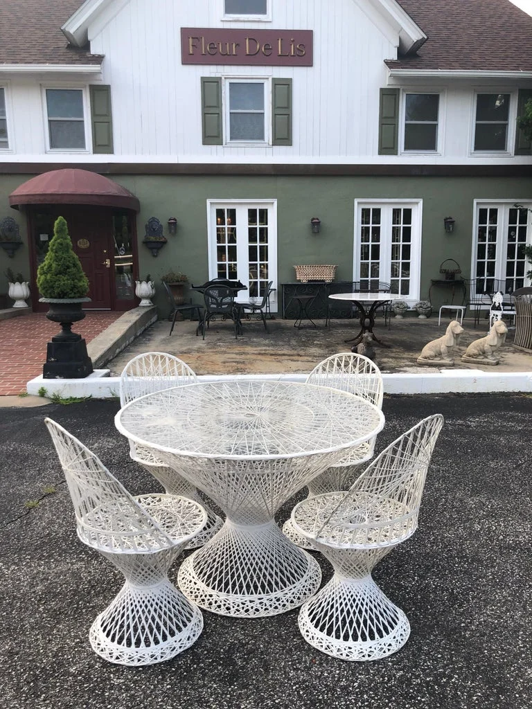 Mid-Century Modern Russell Woodard Spun Fiberglass Table and Chairs5.jpg