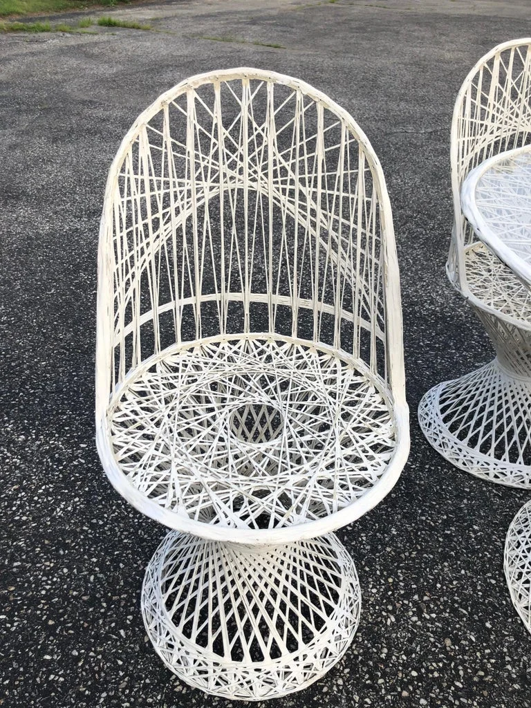Mid-Century Modern Russell Woodard Spun Fiberglass Table and Chairs9.jpg