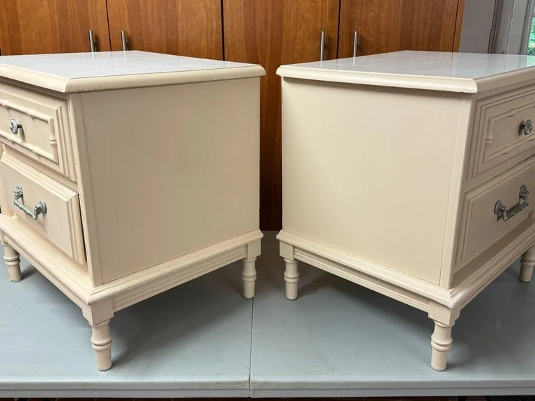 corner of nightstands 2.jpg