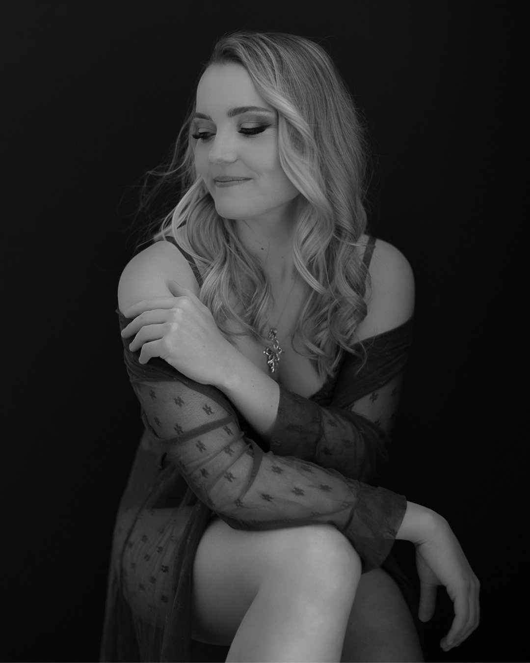 Want to feel sexier this Mother's Day?🔥

If all that goes with being a mom has you feeling like anything other than the beautiful, sexy, independent woman you are, a boudoir photo shoot is a great way to remind yourself what an amazing human you are
