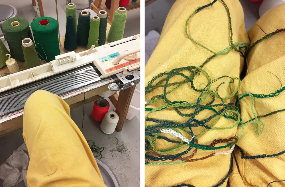 The weft was knitted into a cord by constantly alternating colors on the knitting machine. 