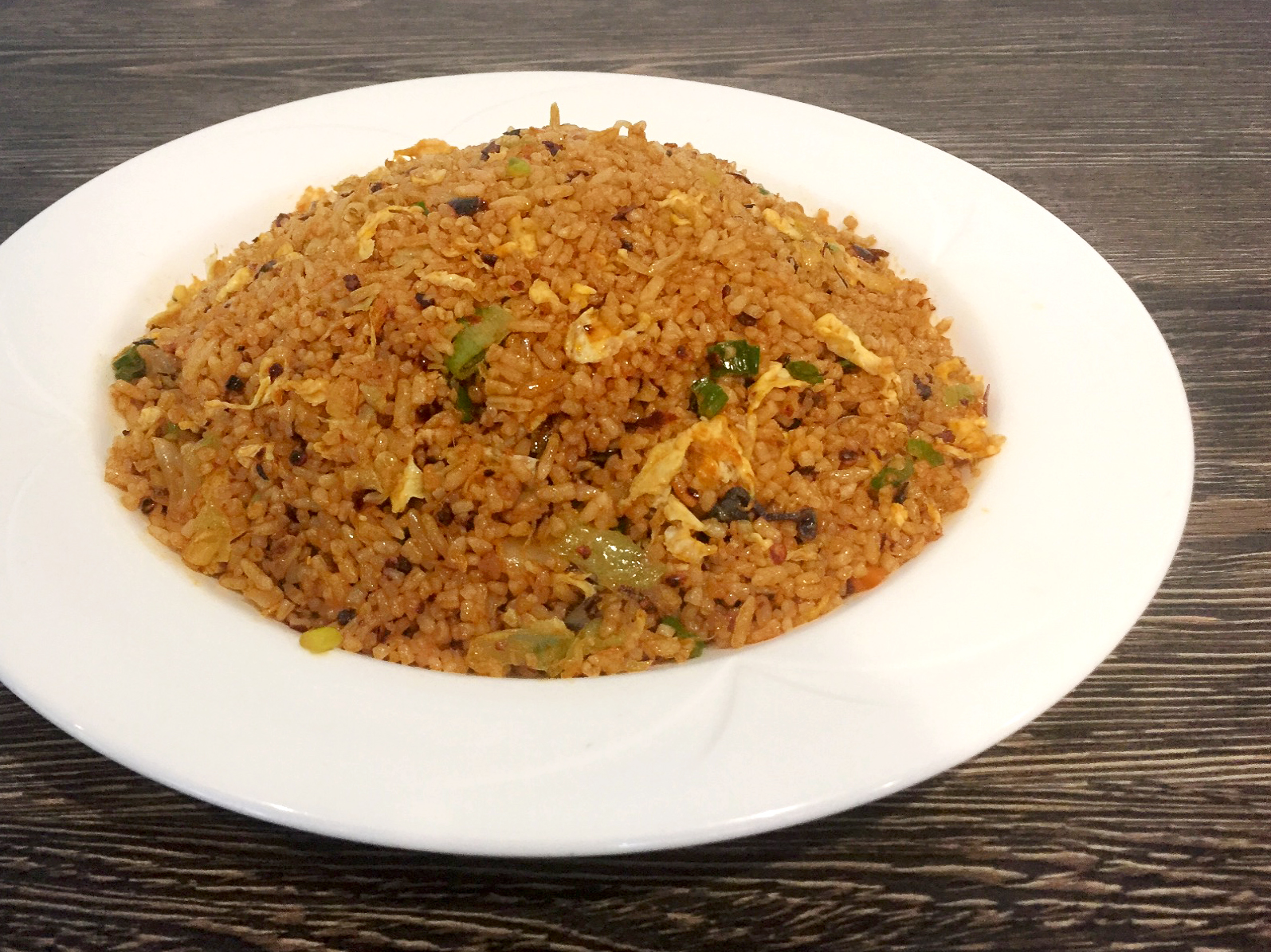  FRIED RICE WITH LAOGANMA CHILI SAUCE | 老乾媽蛋炒饭 