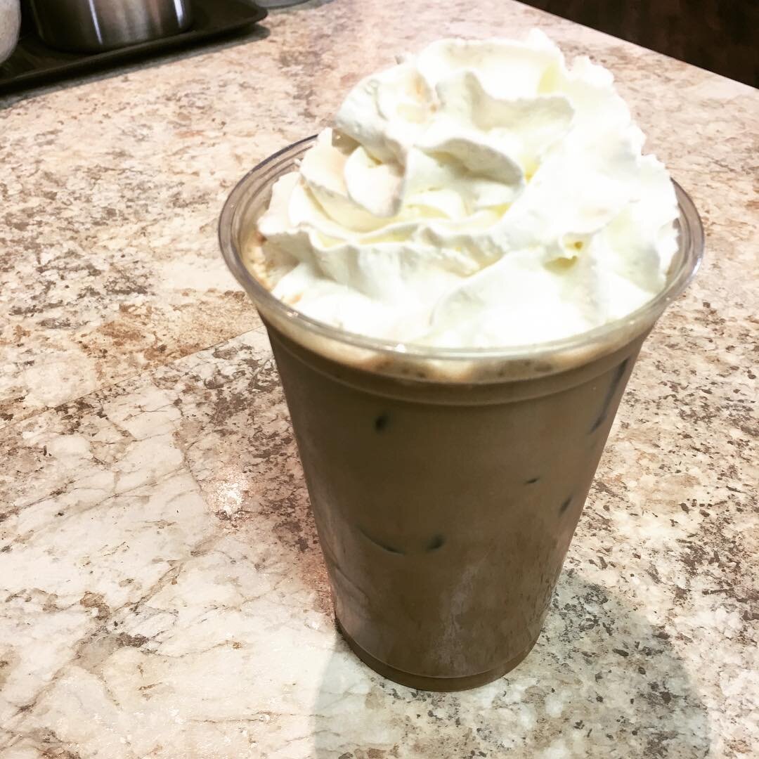 Look at this beautiful iced mocha. The perfect drink to satisfy your sweet tooth on a hot summer day! ☕️👌🏼 #coffeetime #mocha #sweettooth #foodie #instafoodie #chocolatelover