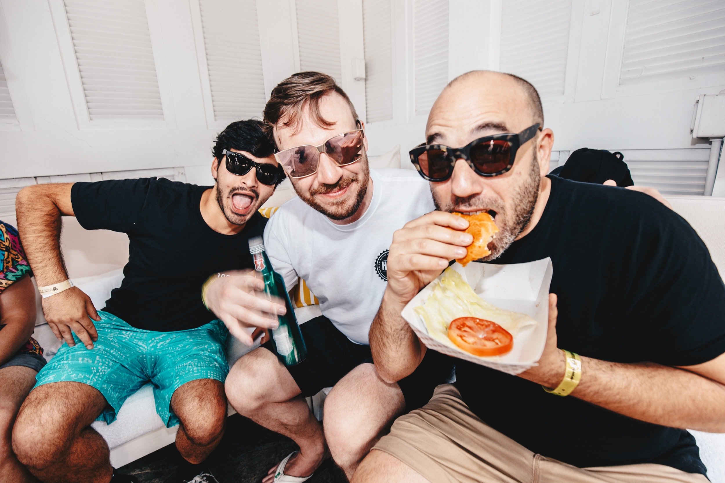 Ardy, Worthy and Jesse hanging.