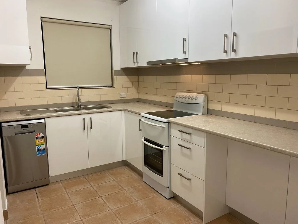 kitchen LR.jpg