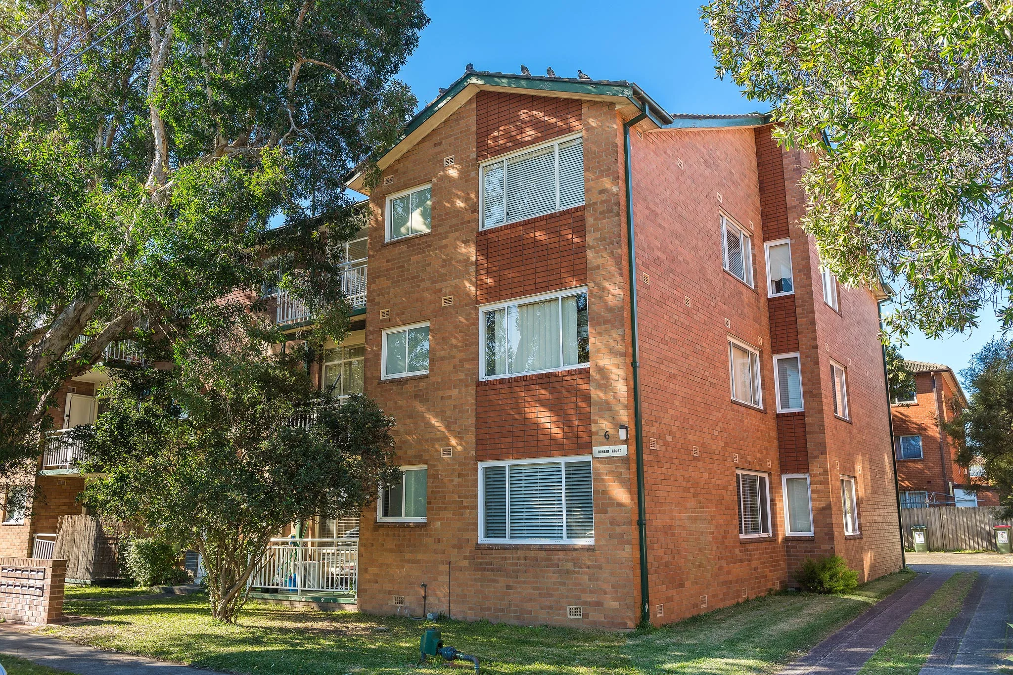 6/6 MALONEY STREET, EASTLAKES