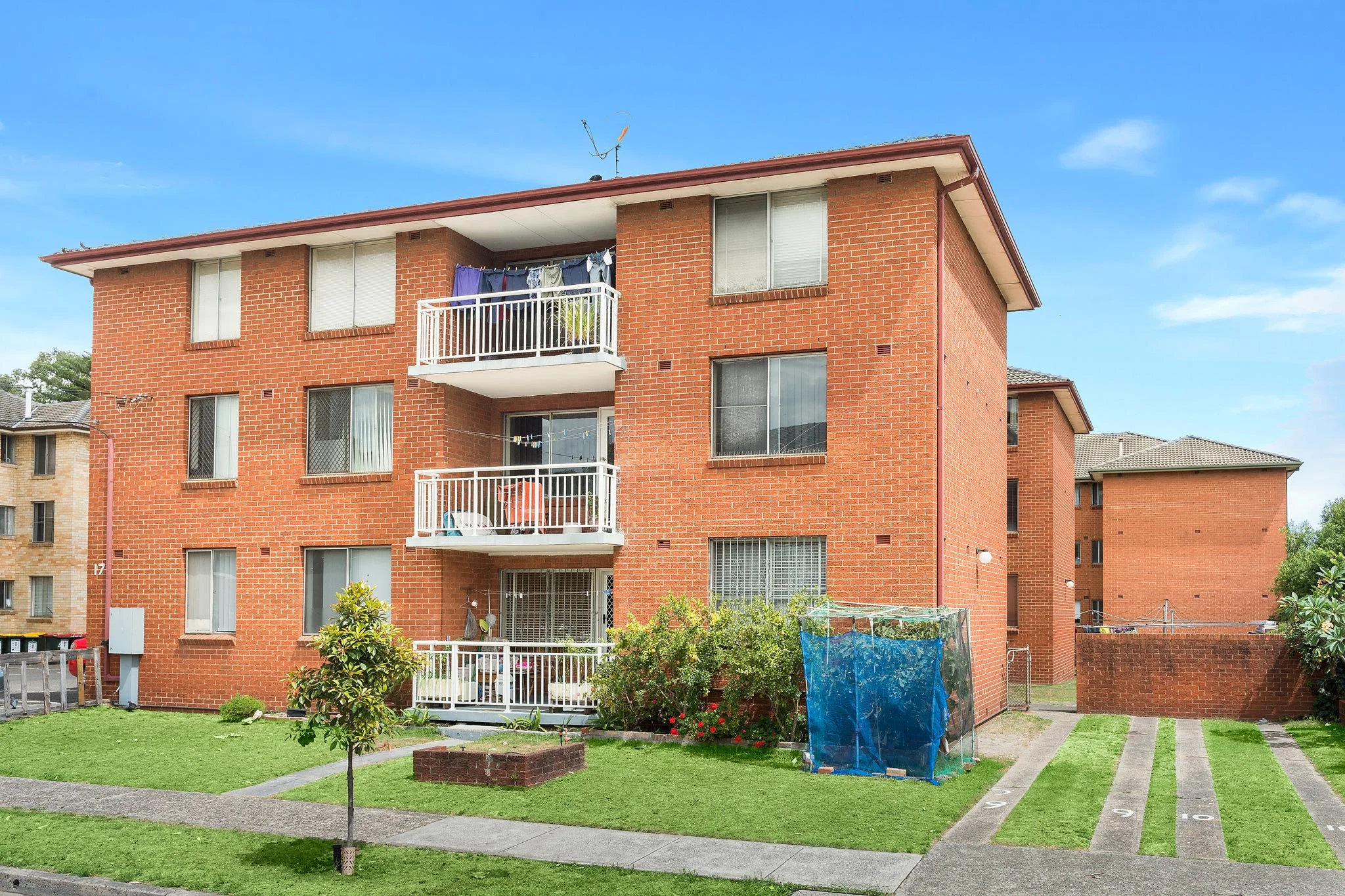 1/17 EVANS AVENUE, EASTLAKES