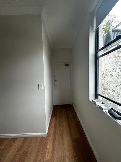 ENTRY - HALLWAY.jpg