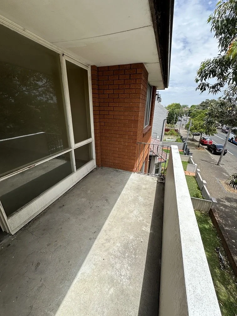 Balcony LR.jpg