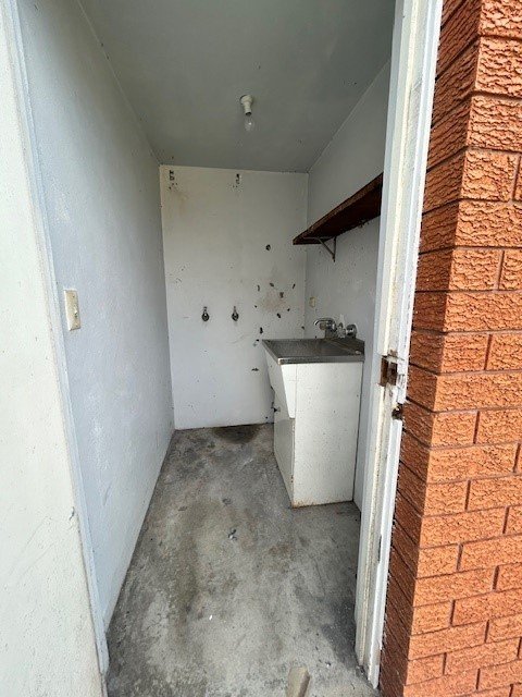 Laundry Unit 5.jpg