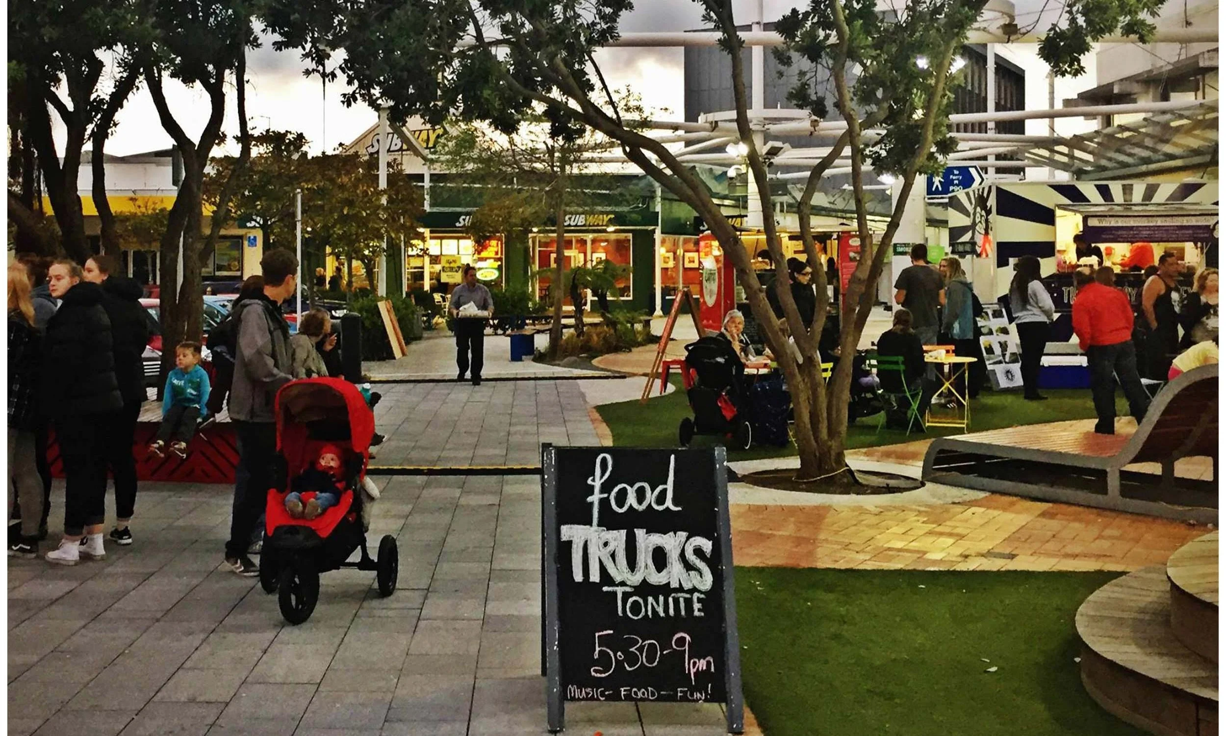 Cobham Court, Porirua, Food Trucks