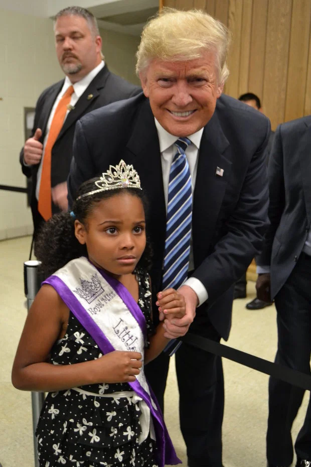 This Girl Had Very Different Reactions to Meeting Obama and Trump 