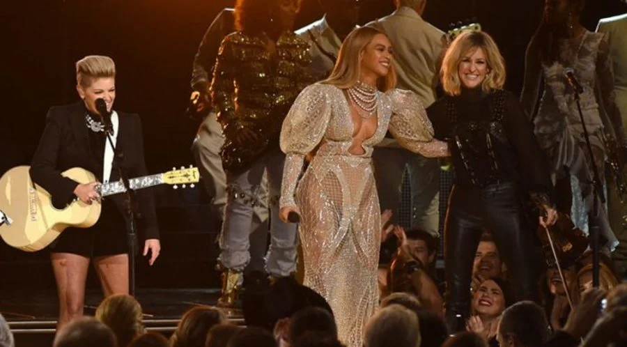 Beyoncé Slayed the CMAs With the Dixie Chicks and Haters Are Hating