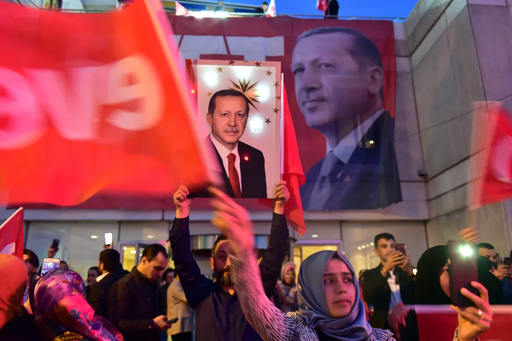 a rally for turkish president Erdogan. photo: thomas koch/shutterstock