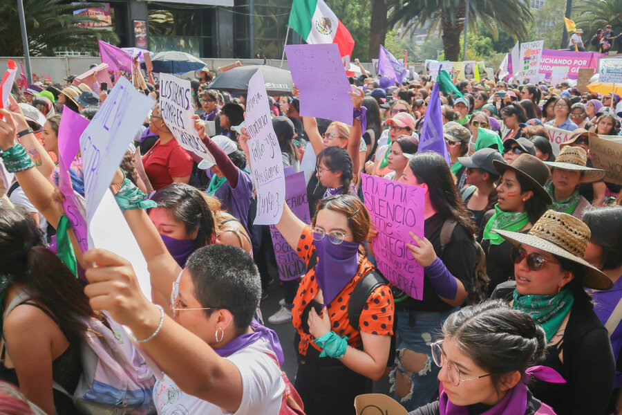 International Women’s Day demonstration in Mexico City. The MacArthur Foundation recently wound down its grantmaking in Mexico, which focused in part on women’s rights. Reyda Val/shutterstock