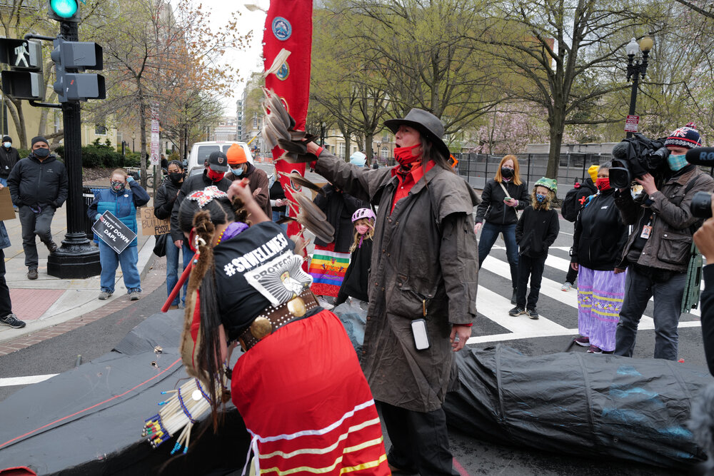 Indigenous protestors demonstrate against oil pipelines at the White House. Photo: Phil Pasquini/shutterstock