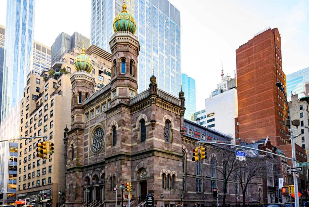 How Daniel and Bonnie Tisch Support New York Nonprofits Through the Damial Foundation