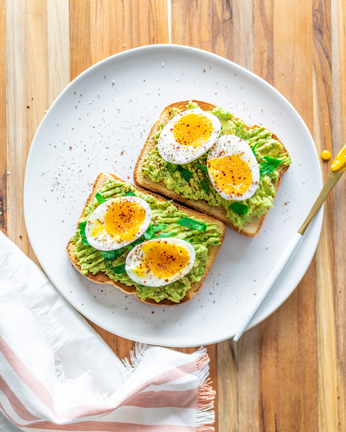 AvocadoToast_SoftboiledEggs-1.jpg