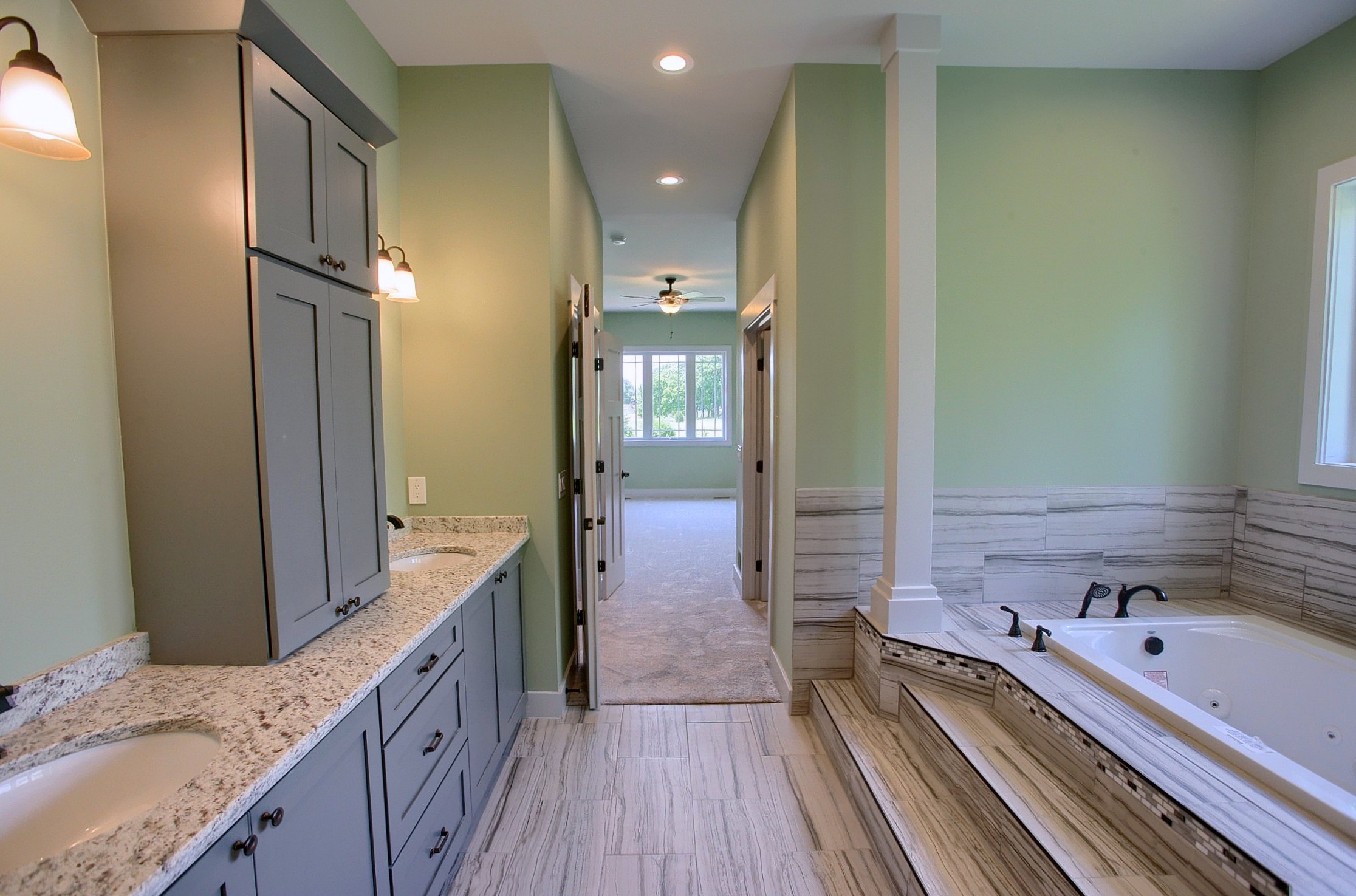 Master_Bathroom.jpg