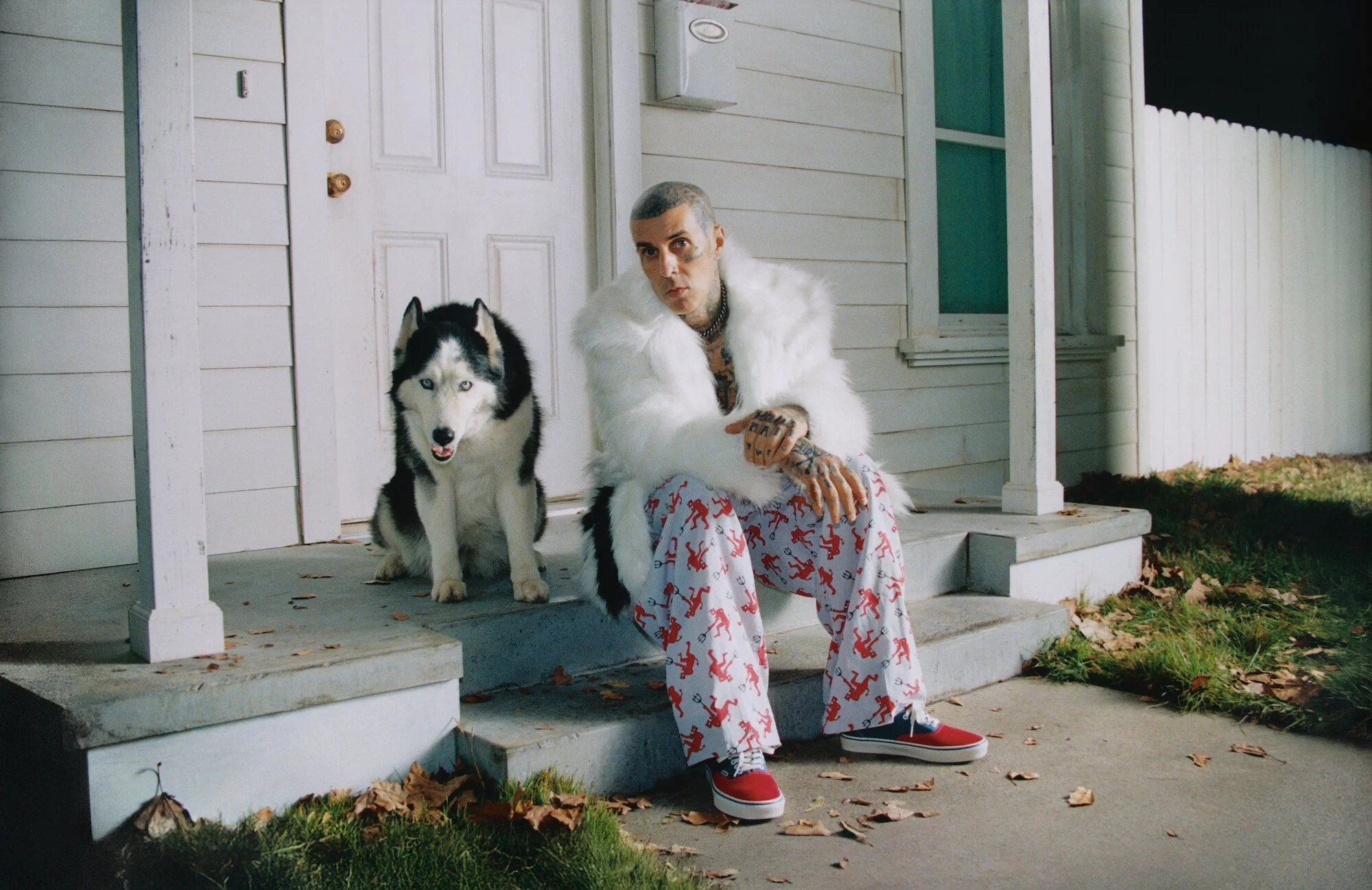  ICON   SPOTLIGHTING THE VANS AUTHENTIC : A QUIET SHOE WORN LOUD    READ MORE  