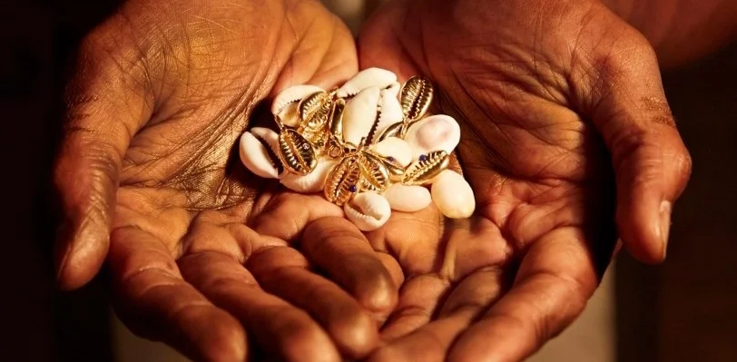 Cowrie Shells Talisman 24K Gold with Lapiz Lazuli and Diamond