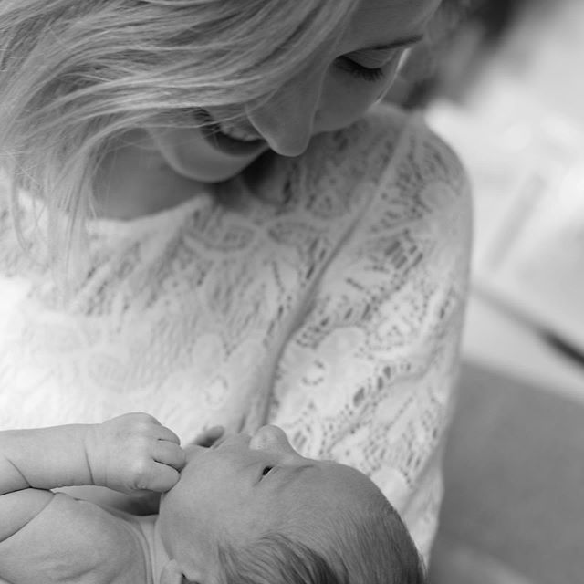 NEW BLOG POST! Mastectomy and Motherhood. Birth and Boobs. 👶 Was my mastectomy relevant during pregnancy and giving birth? How is it part of my new life as a Mum? #mastectexpect #mastectomy #breastcancer #surgery #midwives #blog #pregnancy #baby #feeding #birthplan @tommeetippeeuk. LINK IN BIO